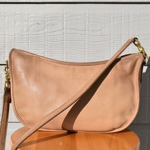 Vintage Coach Swinger #4040 - Made in the US